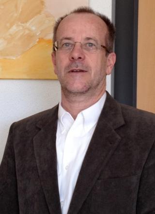 Dr. Wolfgang BESLER Dr. Wolfgang BESLER