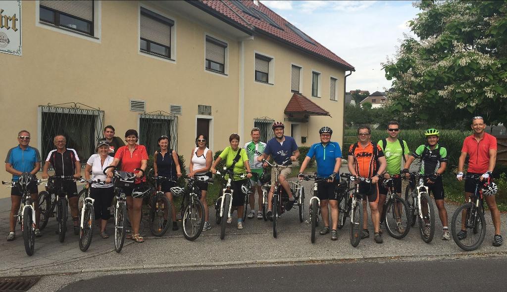 radausfahrt lichtbild geschnitten.jpg